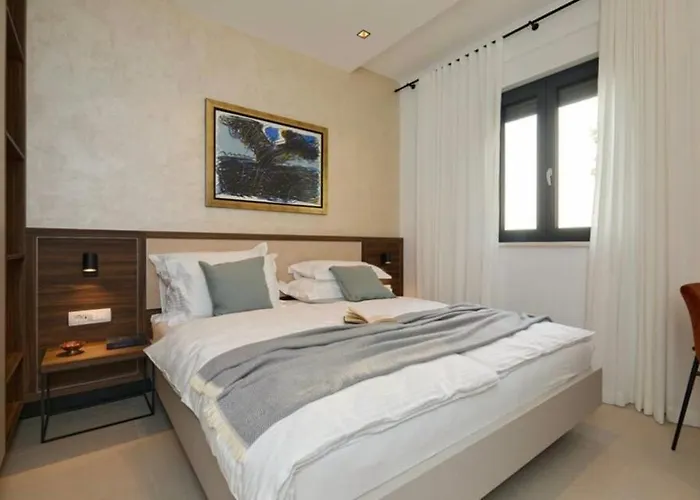 New & Luxury 5* With Breathtaking View- Kiki Lu Apartment